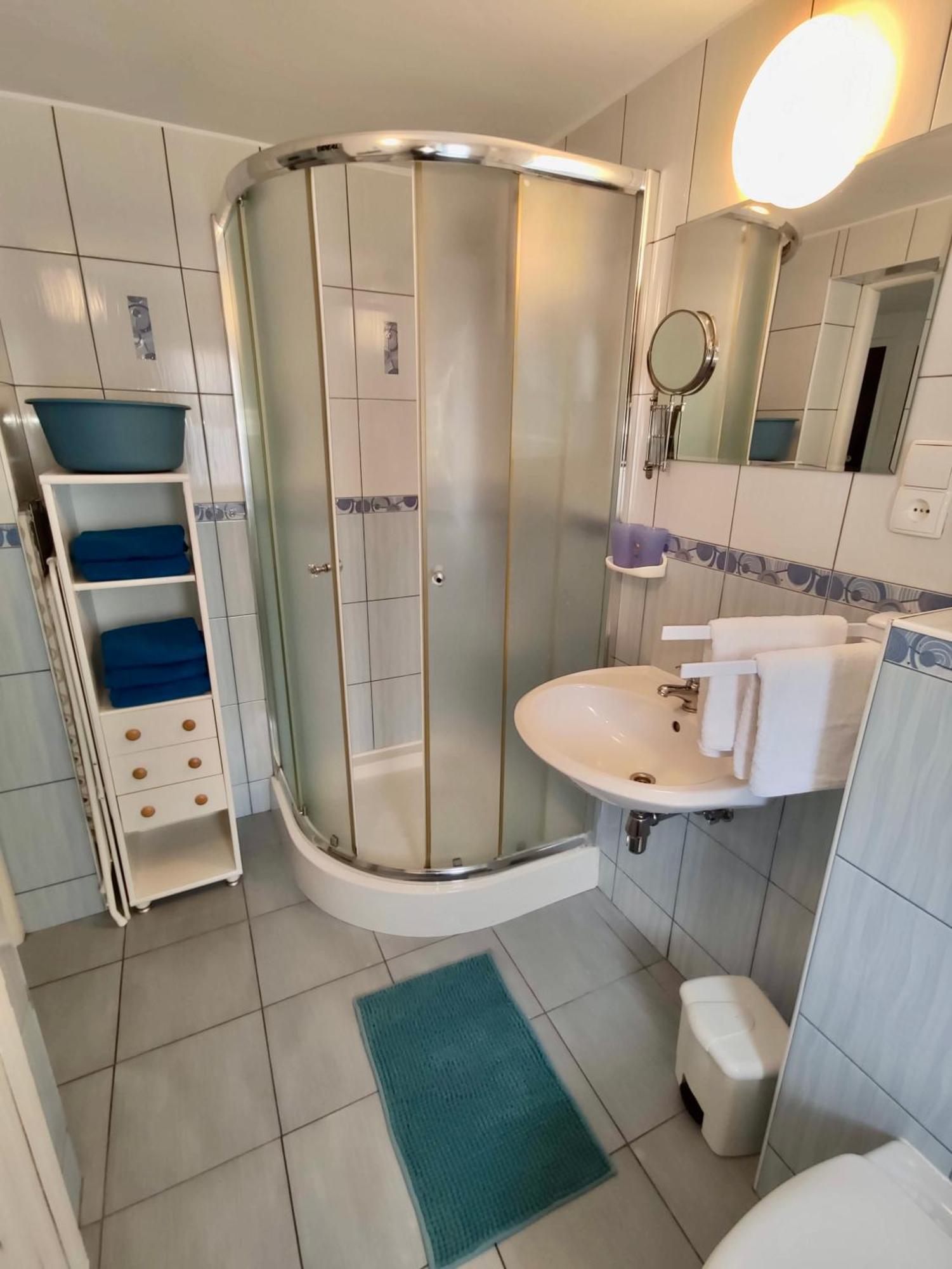 Iwona Pokoje Apartamenty Karwia Habitación foto
